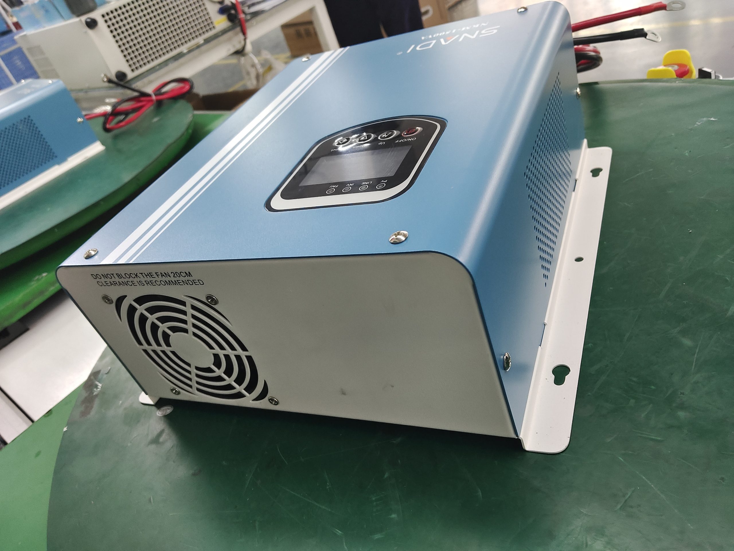 1.5KVA (1KW) / 12VDC Snadi Low-Frequency MPPT Hybrid Solar Inverter - Image 3