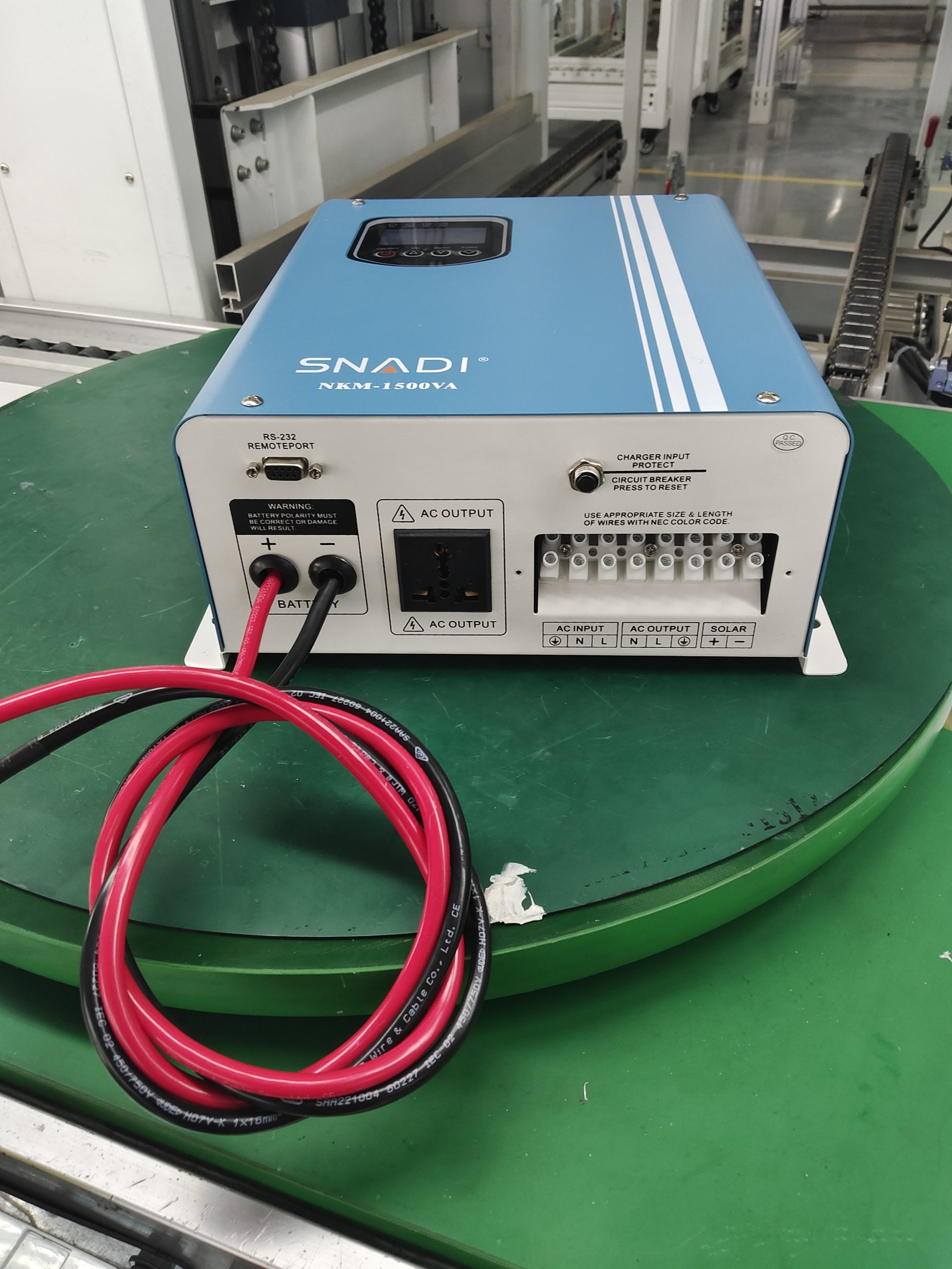 1.5KVA (1KW) / 12VDC Snadi Low-Frequency MPPT Hybrid Solar Inverter - Image 2